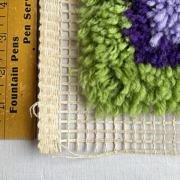 Piglet, unfinished latch hook project, 15.5" x 16" - Picture 8 of 9